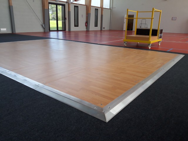 Piste Danse Dalles Moquettes Ussy